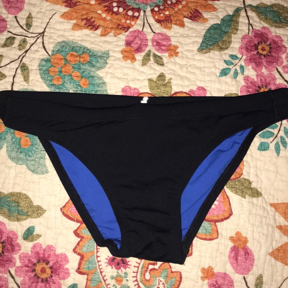 Watermen size S black bikini bottom